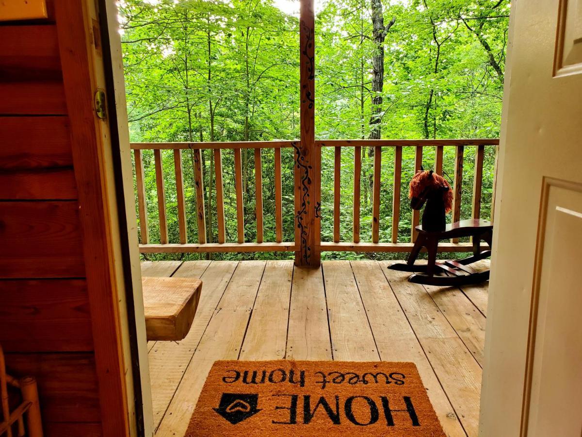 Lil' Log At Hearthstone Cabins And Camping - Pet Friendly เฮเลน ภายนอก รูปภาพ