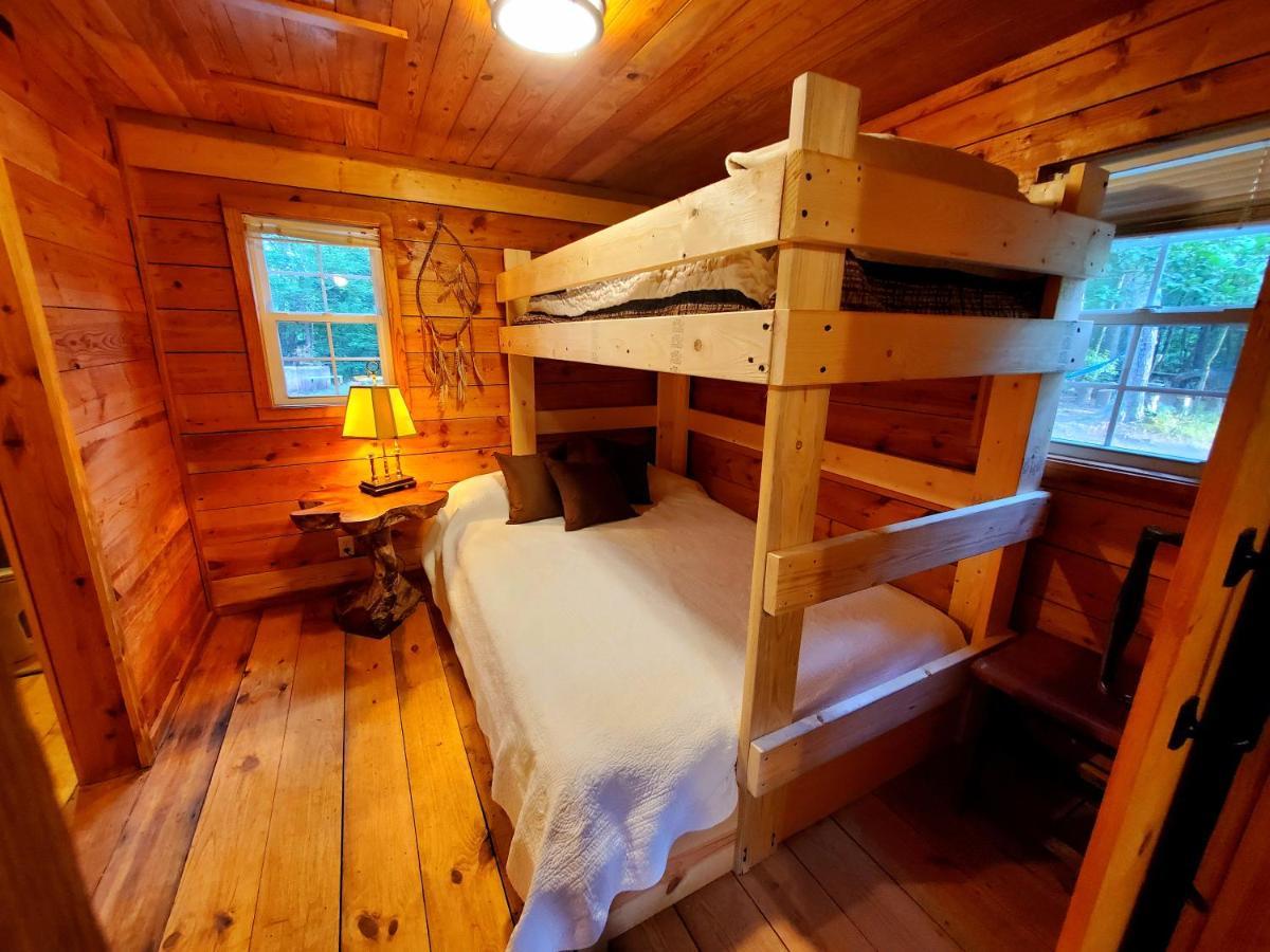 Lil' Log At Hearthstone Cabins And Camping - Pet Friendly เฮเลน ภายนอก รูปภาพ